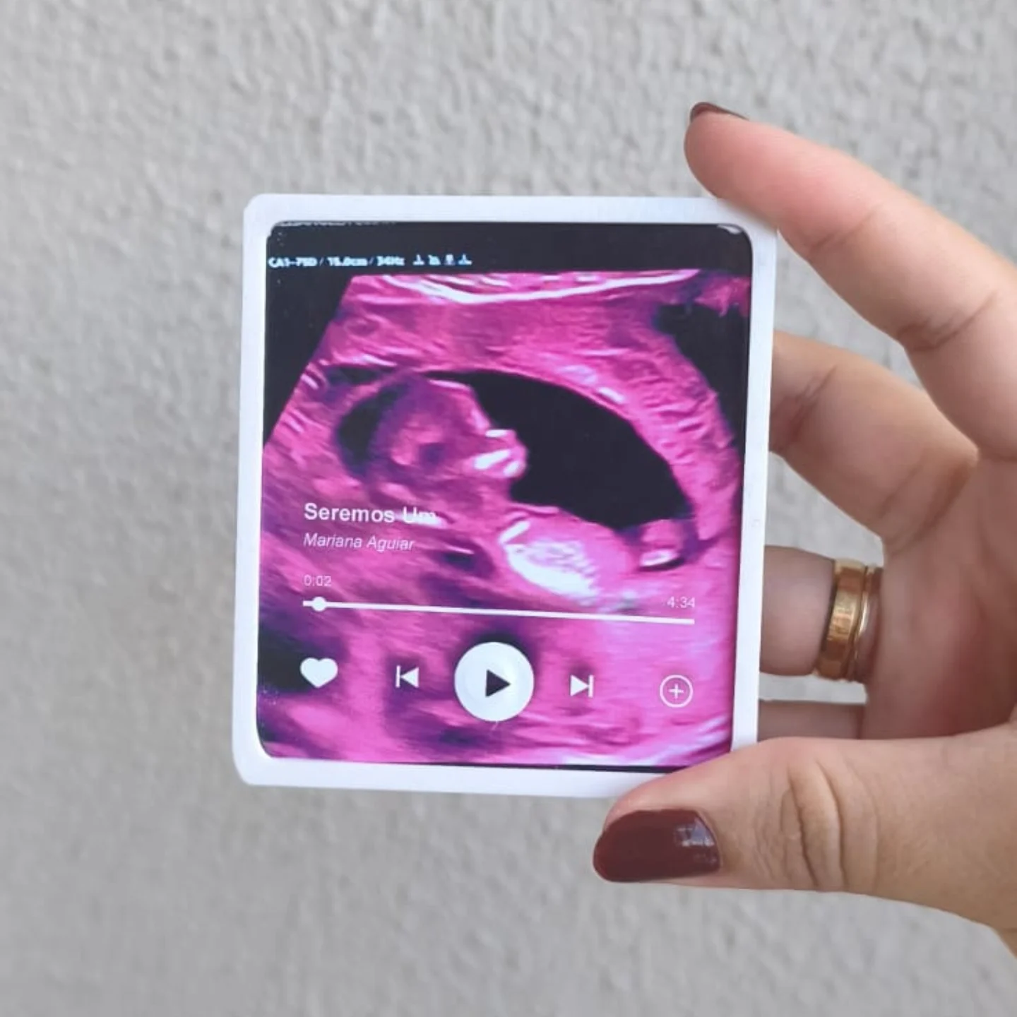 MiniBox com música e foto personalizada